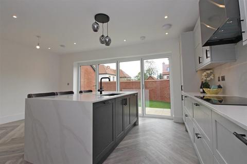 5 bedroom detached house for sale, Waltham Grange Close, Chelmsford CM3