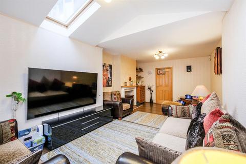 52 Appleby Road, London, E16 1LQ