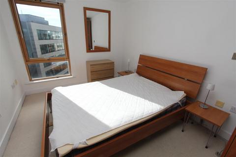 1 bedroom flat to rent, McClure House, Leeds Dock