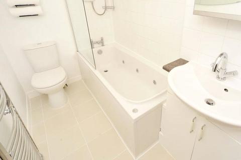 1 bedroom flat to rent, Balmoral Place, Aberdeen, AB10