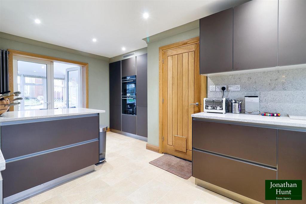 KITCHEN pic 2