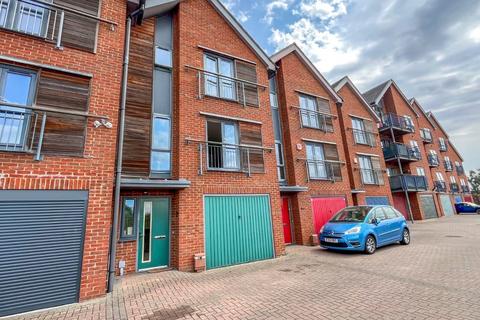 3 bedroom terraced house for sale, The Wharf, Morton, Lincolnshire, DN21