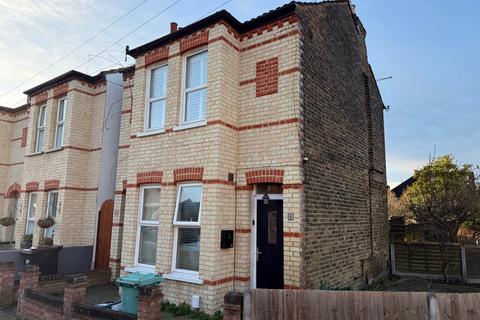 1 bedroom maisonette to rent, Bromley Crescent, Bromley, BR2