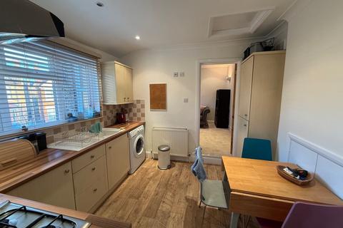 1 bedroom maisonette to rent, Bromley Crescent, Bromley, BR2