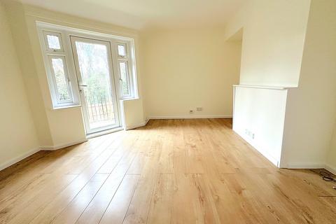 2 bedroom flat to rent, Hanover Close, Bexhill-on-Sea, TN40