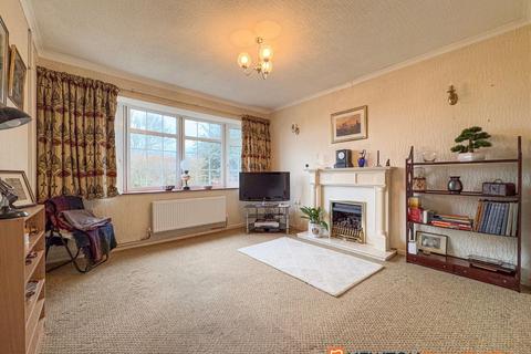 2 bedroom detached bungalow for sale, Costa Row, 6 NG23