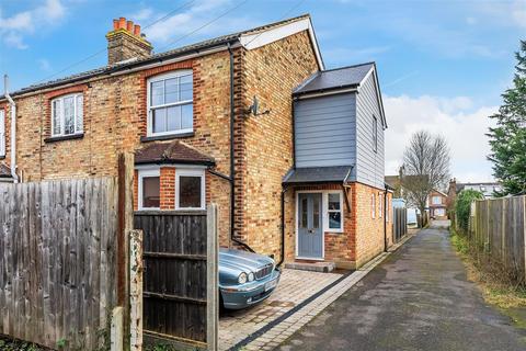 3 bedroom end of terrace house for sale, Albury Road, Merstham, Redhill