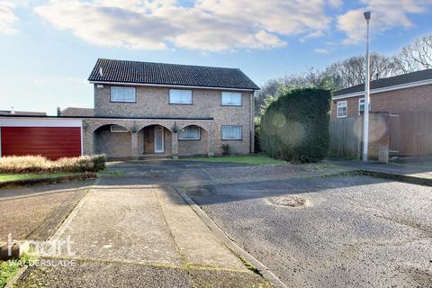 4 Kirkdale Close, Chatham, ME5 8SH