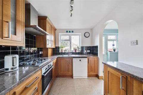 3 bedroom house for sale, Cotswold Avenue, Bushey WD23