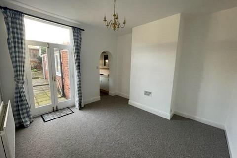 2 bedroom terraced house to rent, Gladstone Terrace, Lincs NG31