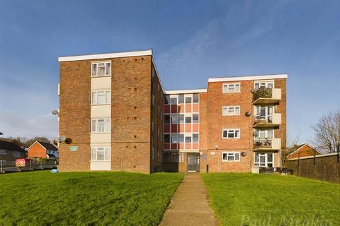 3 bedroom flat to rent, Tedder Road, Croydon