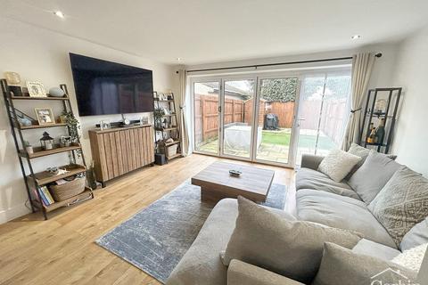 2 bedroom detached house for sale, Cherry Grove, Ferndown, BH22 9