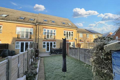 4 bedroom terraced house for sale, Lapwing Way, Soham