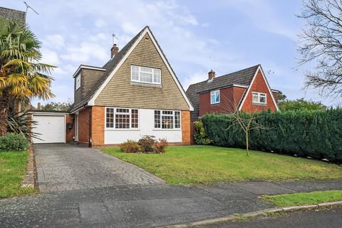 3 bedroom detached house for sale, Willow Way, Farnham, Surrey, GU9