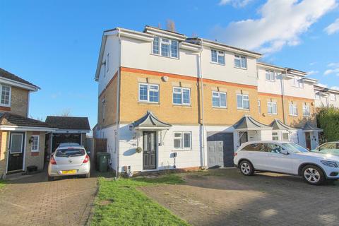 3 Nash Close, Sutton, SM1 3TL