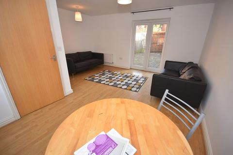 3 bedroom semi-detached house to rent, Reilly Street, Hulme, Manchester, M15 5NB