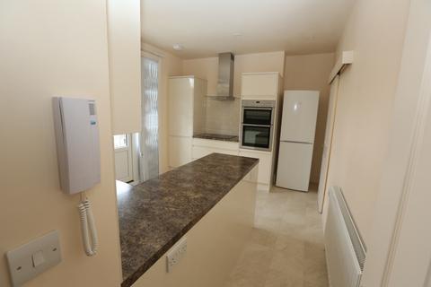 2 bedroom flat to rent, Green Lanes, Winchmore Hill N21