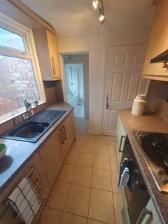 3 bedroom flat to rent, Coleridge Avenue, South Shields