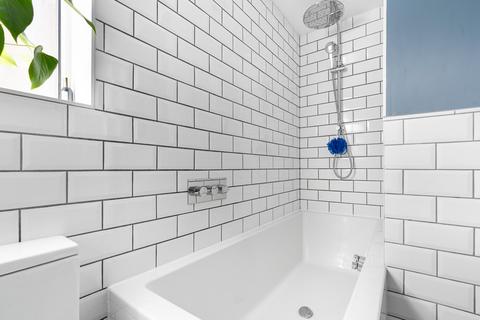 152 Wendover Road, Staines, TW18 3DQ