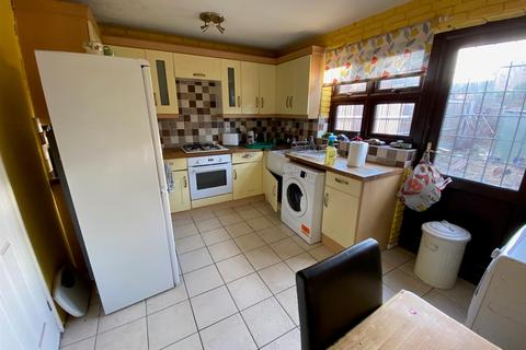 2 bedroom terraced house for sale, Webbscroft Road, Dagenham