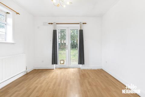 2 bedroom end of terrace house to rent, Waters Road, London, SE6