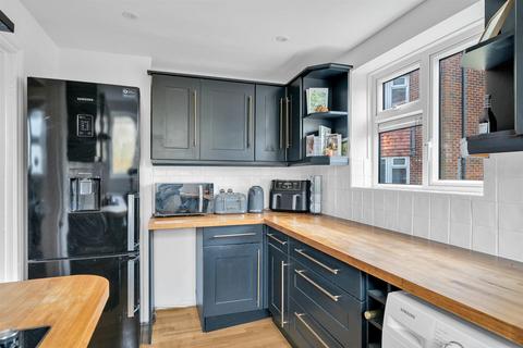 Flat 3, Laurel House Bromley Road, Shortlands, Bromley, BR2 0AH