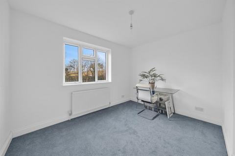 Flat 3, Laurel House Bromley Road, Shortlands, Bromley, BR2 0AH