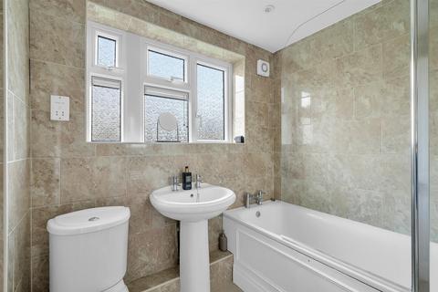 Flat 3, Laurel House Bromley Road, Shortlands, Bromley, BR2 0AH