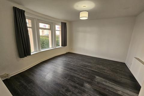 2 bedroom flat to rent, Balintore Street, Shettleston