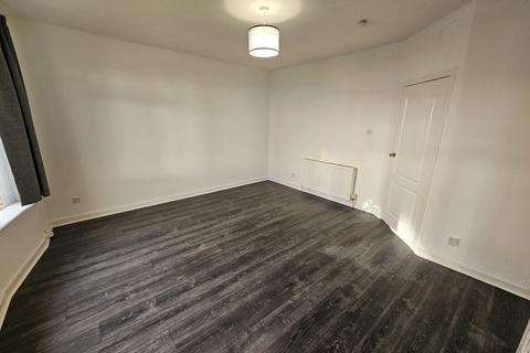 2 bedroom flat to rent, Balintore Street, Shettleston