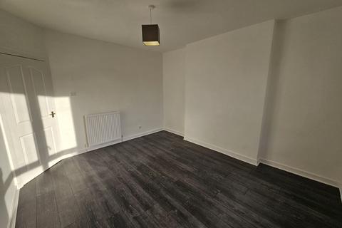 2 bedroom flat to rent, Balintore Street, Shettleston