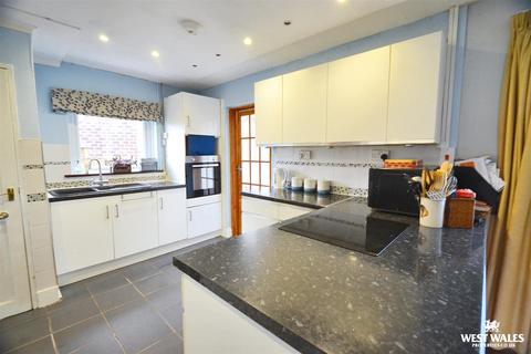 3 bedroom semi-detached house for sale, Gelliswick Road, Hakin, Milford Haven