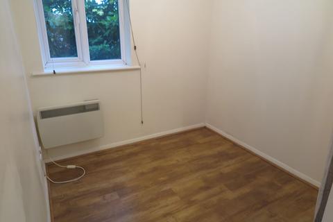 Studio to rent, Grinstead Road, Deptford SE8