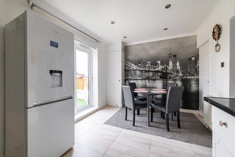 22 Gloucester Road, Gravesend, DA12 5JY