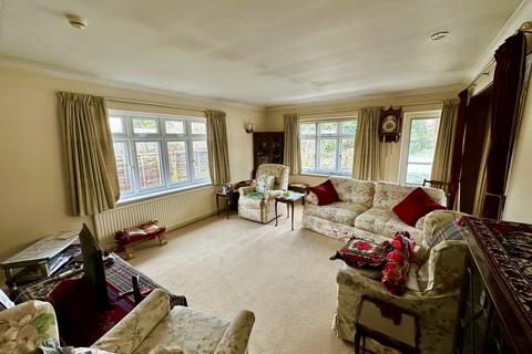 4 bedroom chalet for sale, Firgrove Road, Whitehill GU35