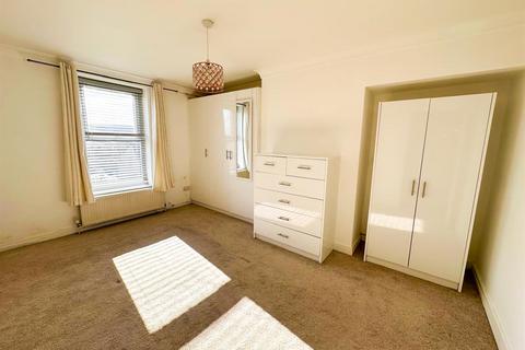 2 bedroom terraced house for sale, Aire View, Silsden,