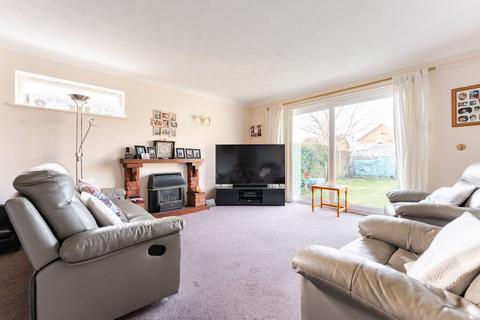 25 Allen Road, Lowestoft, NR32 3PD