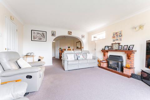 25 Allen Road, Lowestoft, NR32 3PD
