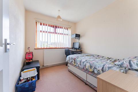 25 Allen Road, Lowestoft, NR32 3PD