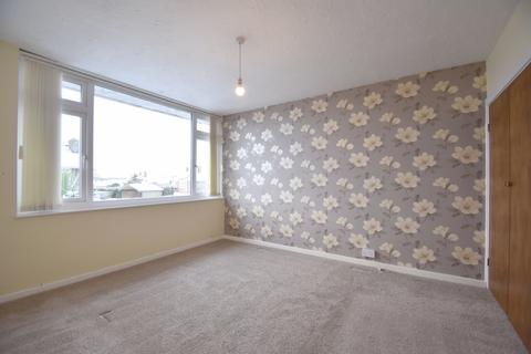 3 bedroom semi-detached house to rent, Medway Avenue, Garforth, LS25