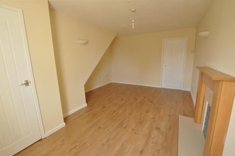 2 bedroom end of terrace house to rent, Harbinger Avenue, Malvern