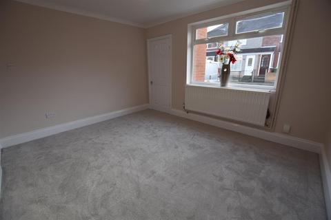 2 bedroom terraced house to rent, 18 Hinkler Street Cleethorpes N.E Lincs