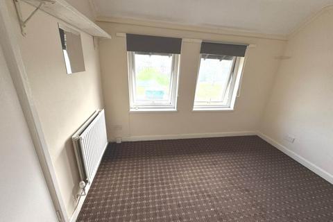 1 bedroom in a house share to rent, Pevensey Road, Slough SL2