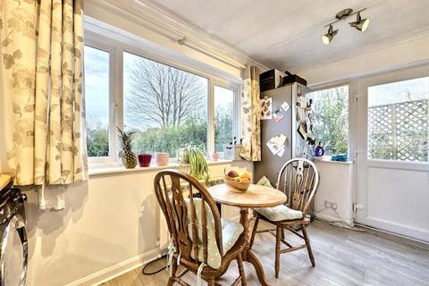 21 Chesterfield Road, Basingstoke, RG21 3BG