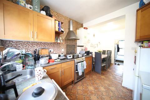 4 bedroom terraced house for sale, Kingsway, Enfield