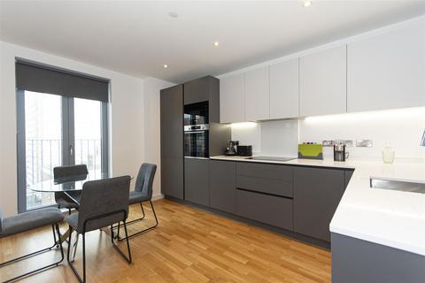 2 bedroom flat to rent, York Road, Battersea SW11