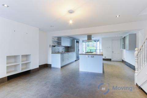 3 bedroom terraced house to rent, Turret Grove, Clapham, SW4