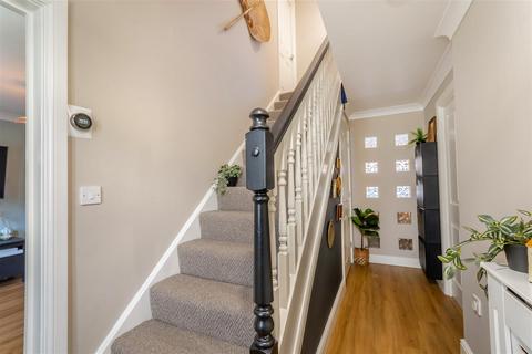 5 bedroom detached house for sale, Waterfield Way, Clipstone Village