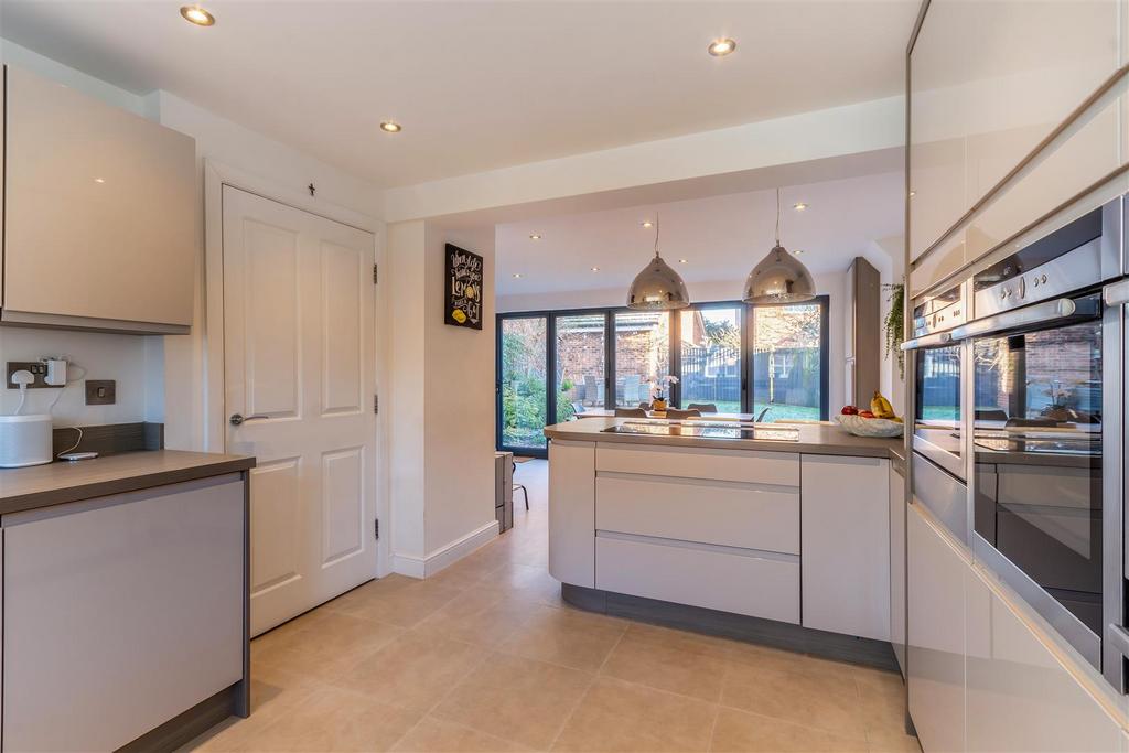 8632521-interior12.jpg