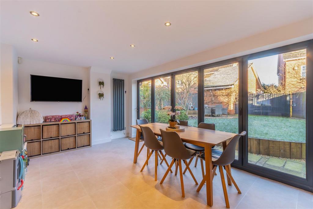 8632521-interior07.jpg